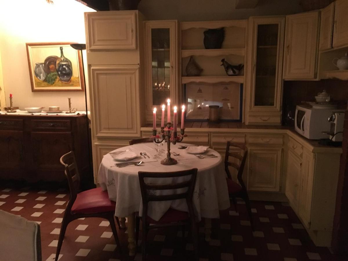 Chateau La Moune Montussan Bagian luar foto