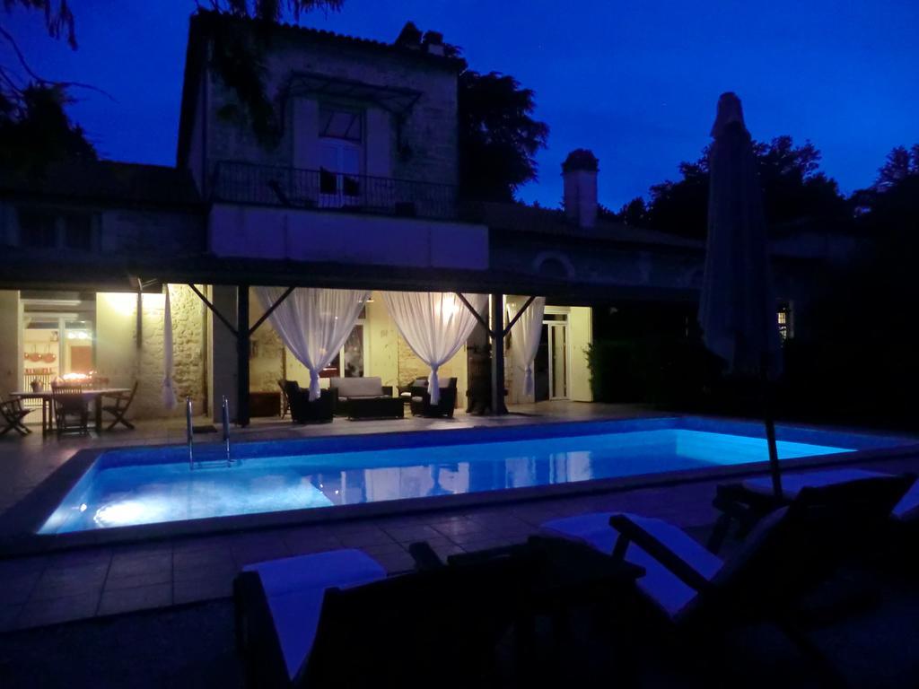 Chateau La Moune Montussan Bagian luar foto
