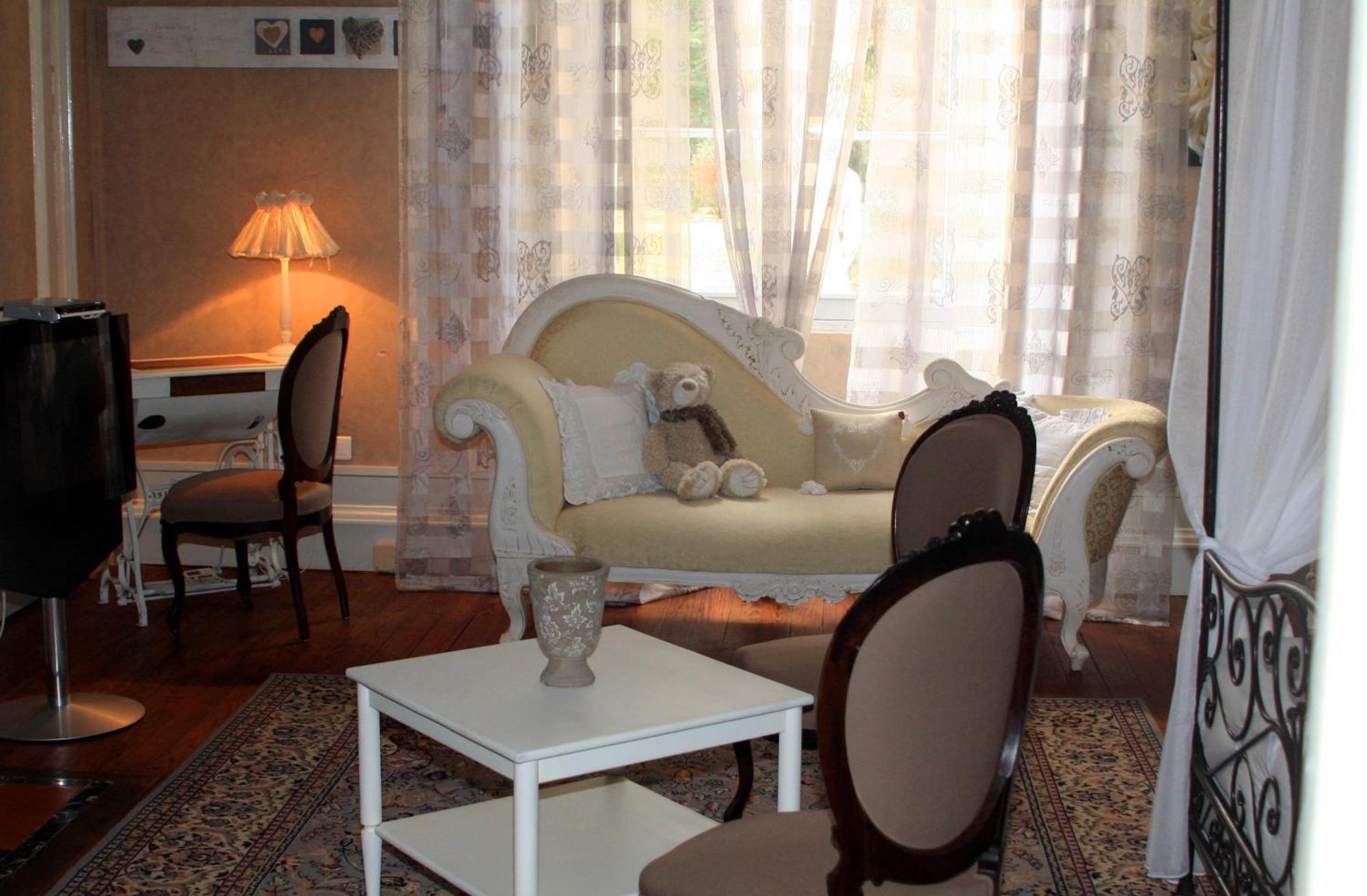 Chateau La Moune Montussan Bagian luar foto