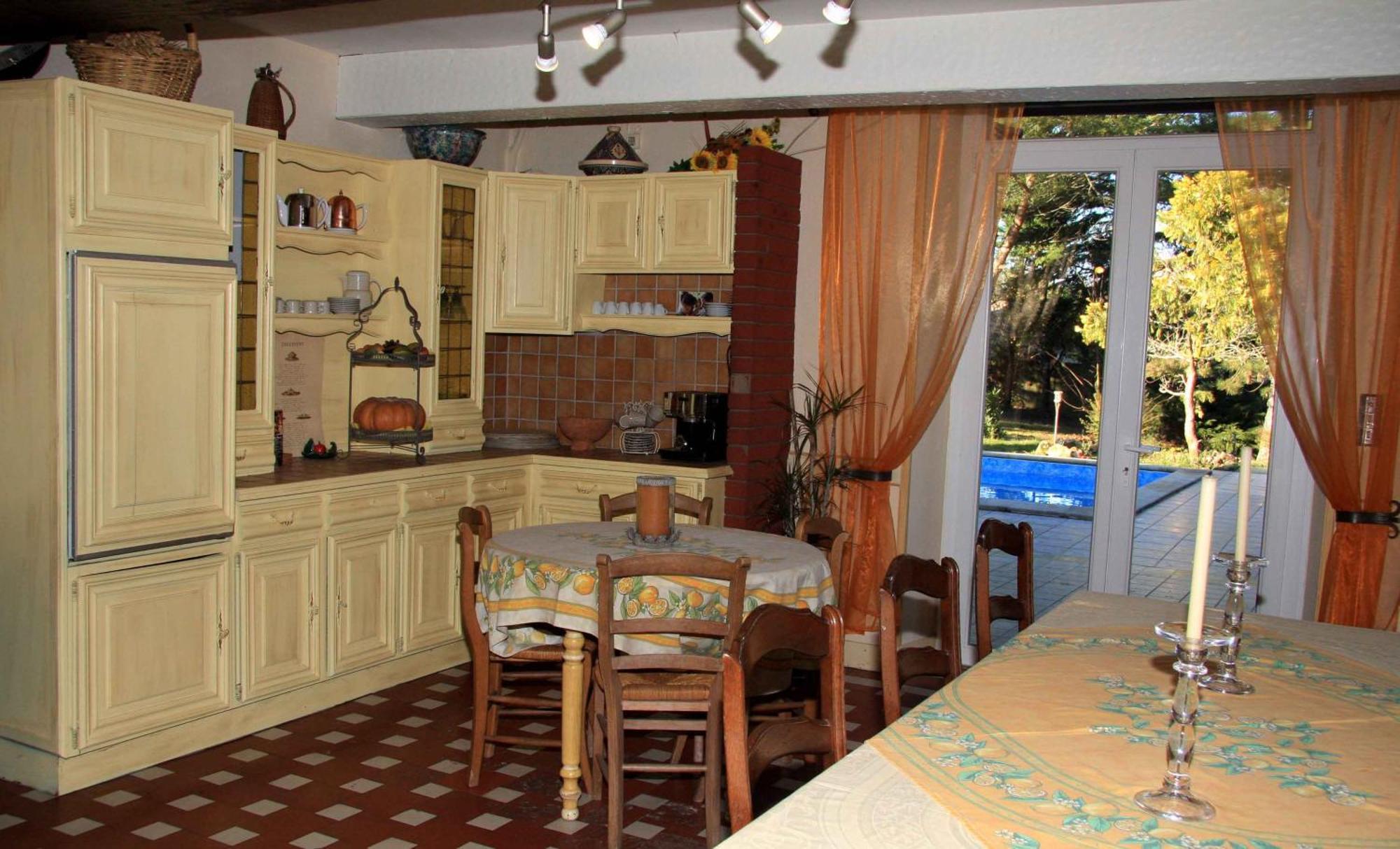 Chateau La Moune Montussan Bagian luar foto