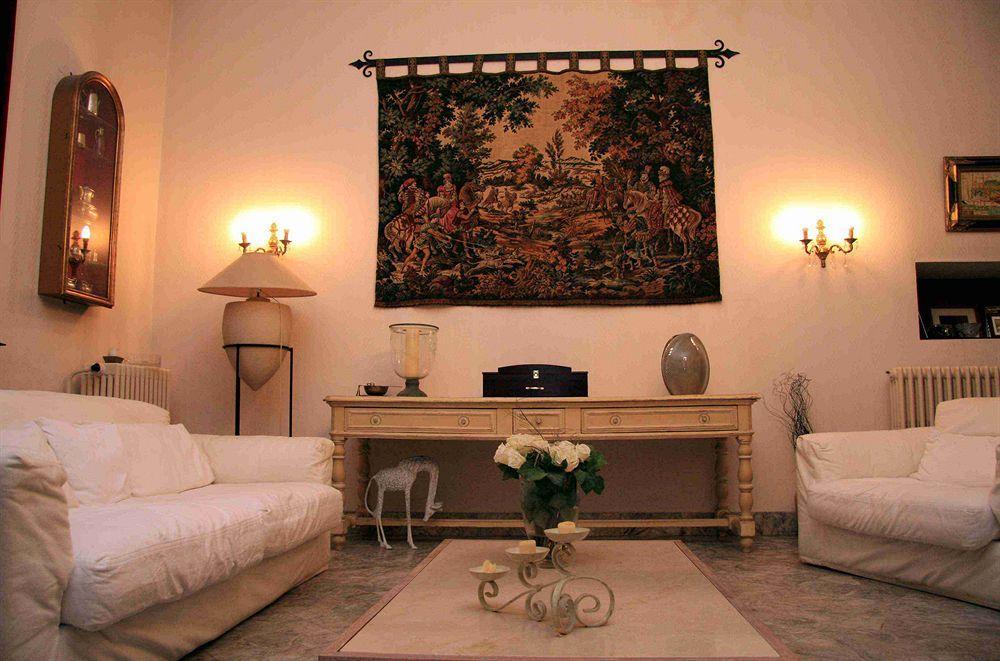 Chateau La Moune Montussan Bagian luar foto